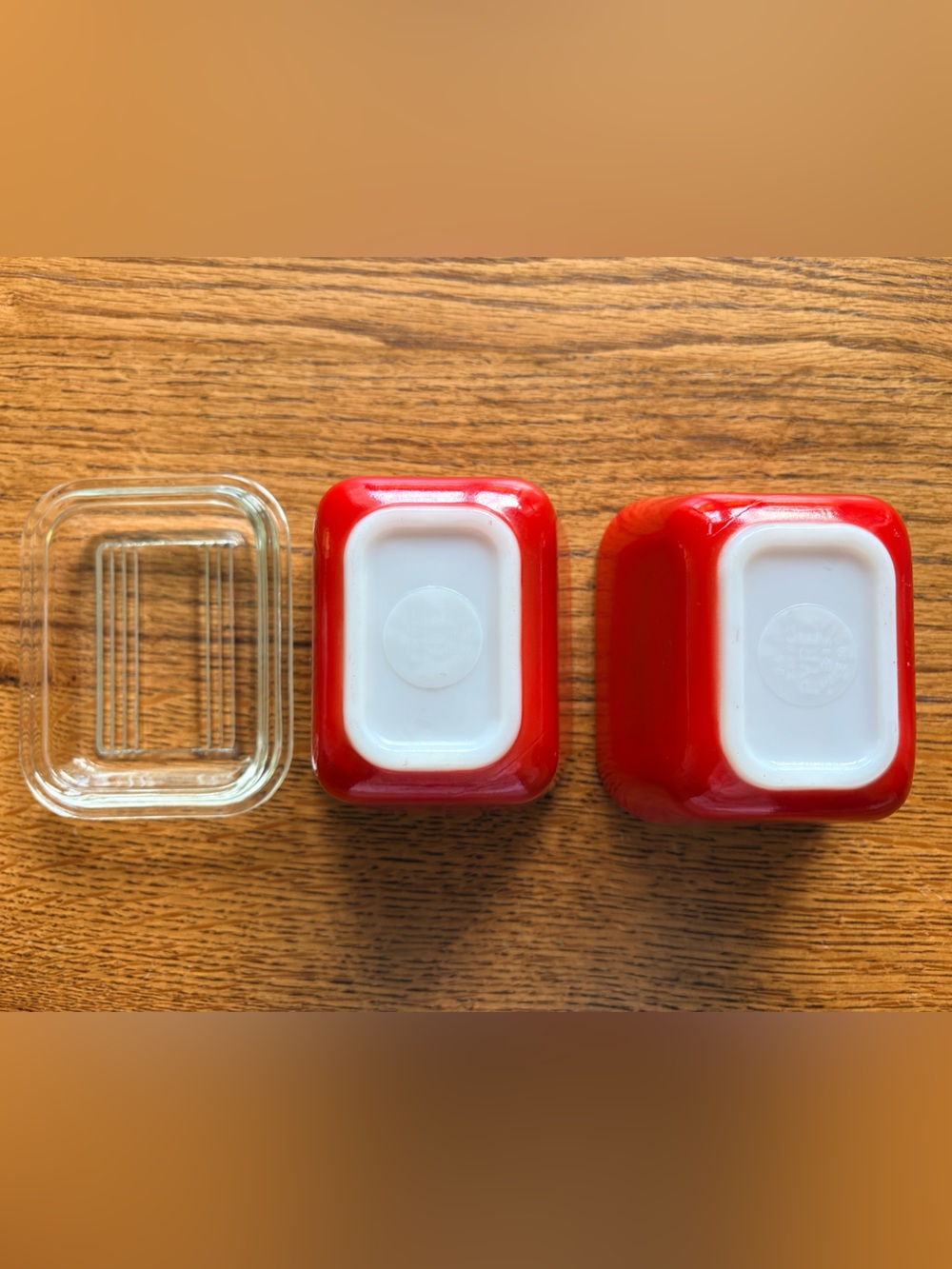 Vintage Pyrex Red Glass Refrigerator Dishes- “Fridgie” - Set of 2- 501C- one lid - Picture 3 of 15